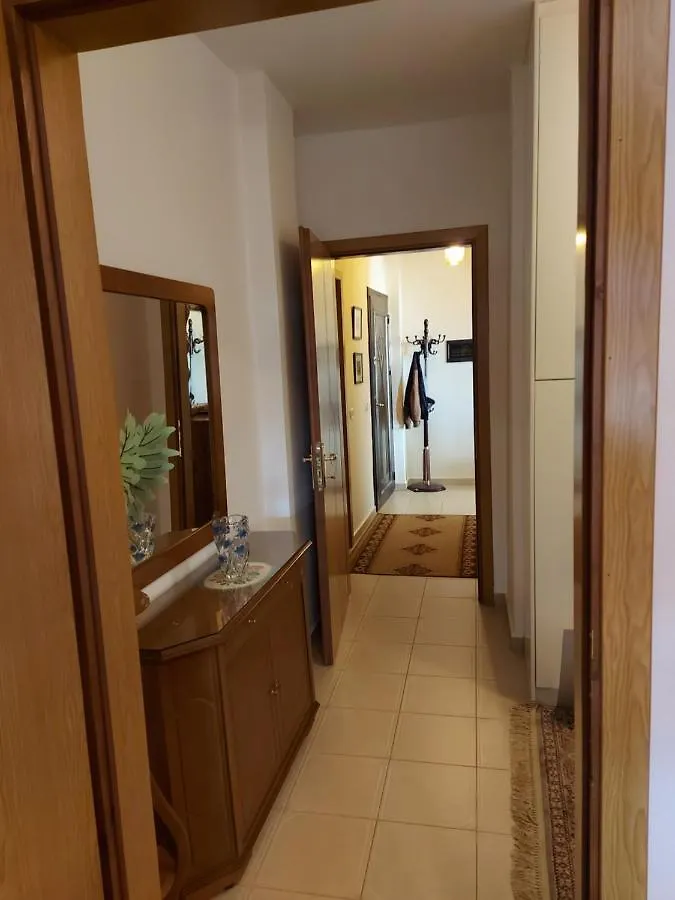 Geni Apartment Корча Албания