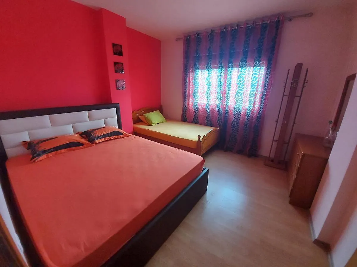 Geni Apartment Корча 0*,  Албания